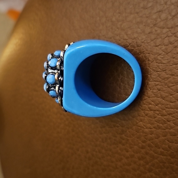 VTG Mid-century Mod Blue Lucite Coquette Flower Ring Size 8 - Picture 4 of 5